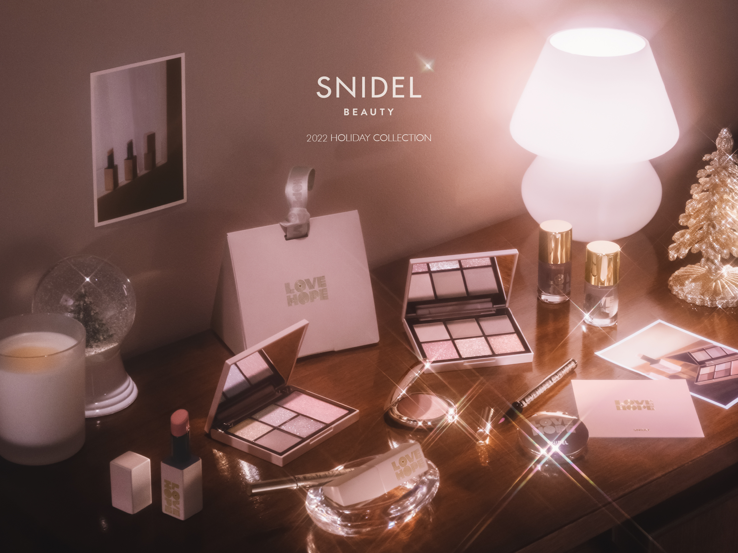 ＜SNIDEL BEAUTY＞ピンクのワントーンで彩る今年だけのホリデーコレクション。初の限定パッケージを採用