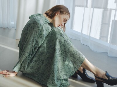 〈styling/(スタイリング/〉フランス「ミュルーズ染織美術館」収蔵柄をアレンジし、エッジィなペイズリーを落とし込んだ4アイテムが登場！