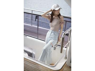 ＜スナイデル＞女優・モデルの泉里香が着こなす”センシュアルレディムード”漂う2023年夏の新作コレクション＜4月4日(火)12:00公開＞