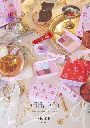 〈SNIDEL BEAUTY〉煌めきとリラックスが調和する、アフターパーティのひとときをイメージしたホリデーコレクションを数量限定で発売