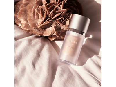 累計売上個数9万個*¹の化粧下地！「to/one(トーン)」が「m.m.m(ムー)」の“カラーチューナー”とコラボレーション