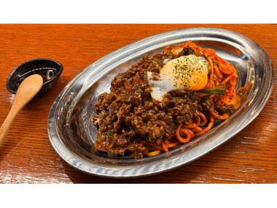 銀座てらやま、ナポリタン×自家製キーマカレーの夏季限定メニュー「キーマカレーナポリタン」を8月より提供開始