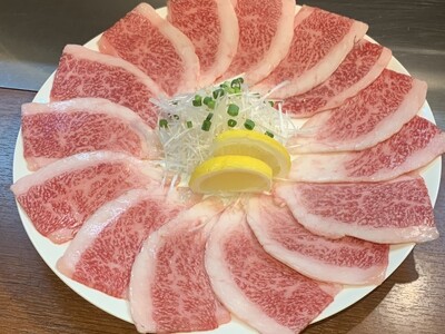 食べ放題がさらに充実！西葛西「ホルモン焼肉しまちゃん」、価格そのままで全3コースに希少部位「和牛コウネ」を追加