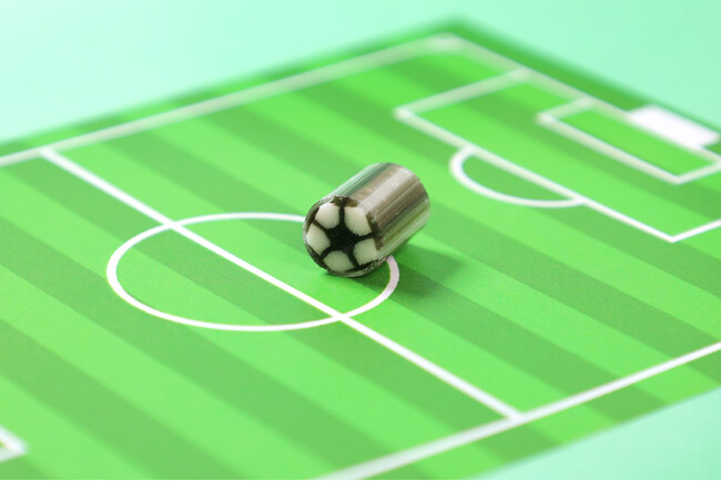勝利の願いを込めて。サッカー愛がぎゅっと詰まったキャンディが登場　PAPABUBBLEのサッカーシリーズ　6月13日より発売
