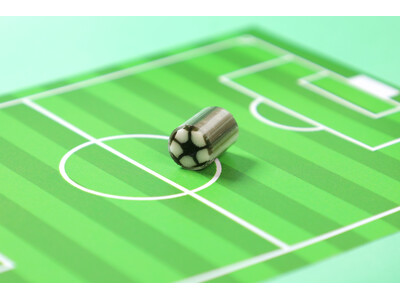 勝利の願いを込めて。サッカー愛がぎゅっと詰まったキャンディが登場　PAPABUBBLEのサッカーシリーズ　6月13日より発売