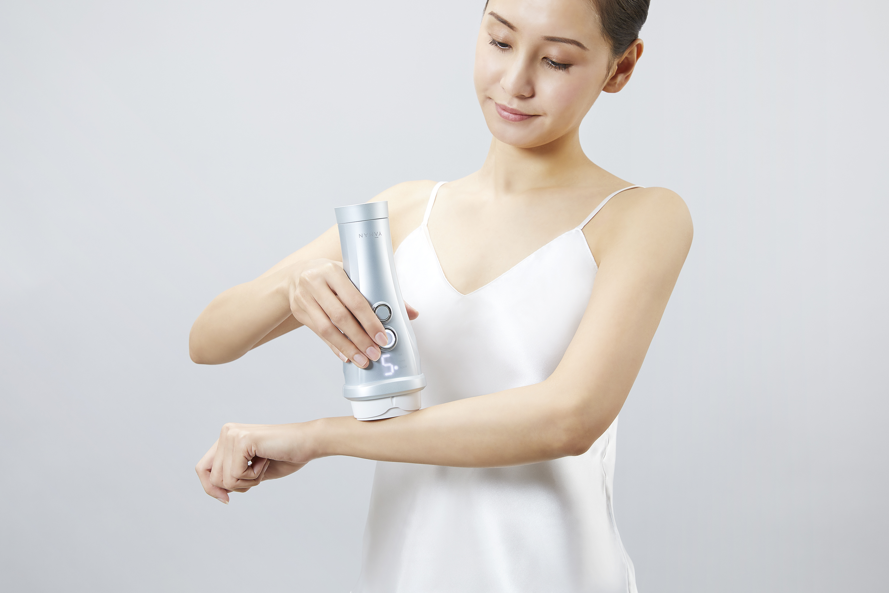 日本初※1 のお風呂で使える VIO ケア対応光美容器が新登場『レイボーテ ヴィーナス』