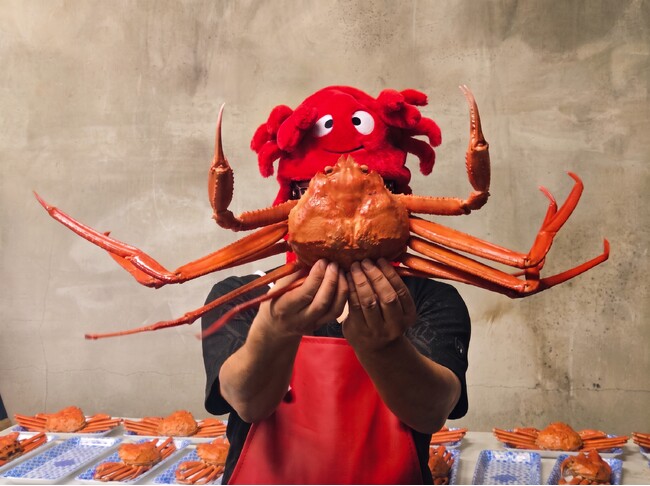 リピート続出！今年も人気企画を再び。コイタロウ水産が、山形から水揚げ当日に運ぶ【特大（800g～）】紅ズワイガニを1人2杯味わう「カニ祭 冬の陣」滋賀・愛知・大阪で開催