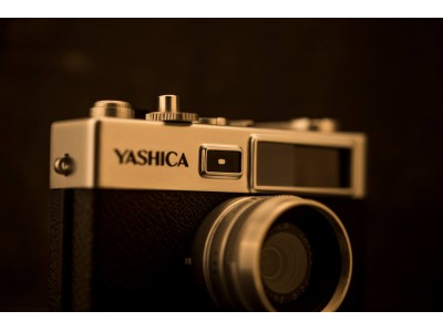 革新的なカメラ YASHICA Y35 専用の本革レザーアイテムがクラウドファンディングによる限定発売で目標達成！