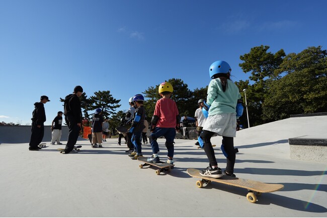 豊中・服部緑地のスケートパークで「THE ART PARK IN TOYONAKA」9/26開催|スケートボード初心者体験会は無料