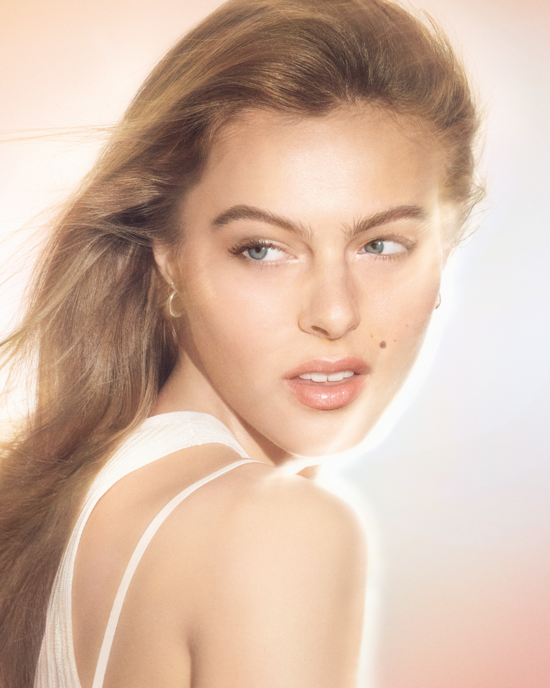 「MAKE UP FOR EVER」“お疲れサイン”を瞬時にリセット。ひと筆で叶う、明るさと透明感。リブート ルミナイザー新発売！