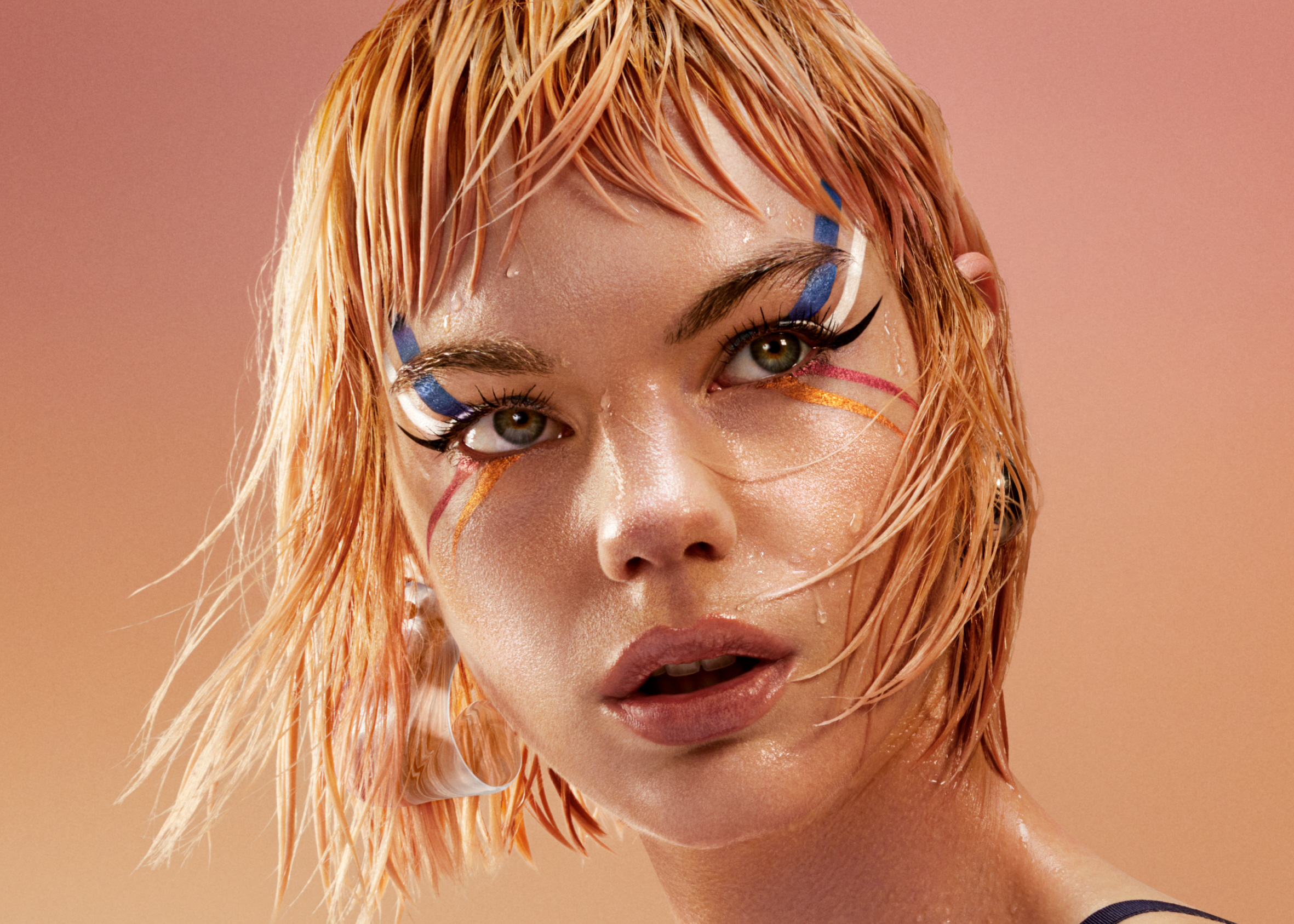 【MAKE UP FOR EVER】革新的技術*1はまさにレジェンド級。24時間*²「キレイ」が持続するウォータープルーフアイライナー新登場！