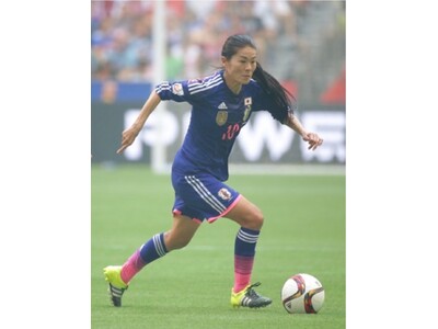 渋谷肉横丁で、スタートアップを目指す社会人・学生向けに、元サッカー女子日本代表の澤穂希さんを招いた講演会...
