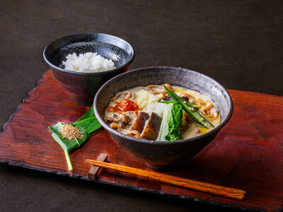 17年続けたラーメン店の休業を経て、世界へ挑戦。日本を代表するヴィーガンラーメンを目指す夫婦の新たな一歩。