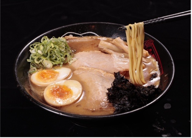 【行列必至の大人気店】「金澤濃厚豚骨ラーメン神仙 富山駅前店」が8月27日オー…