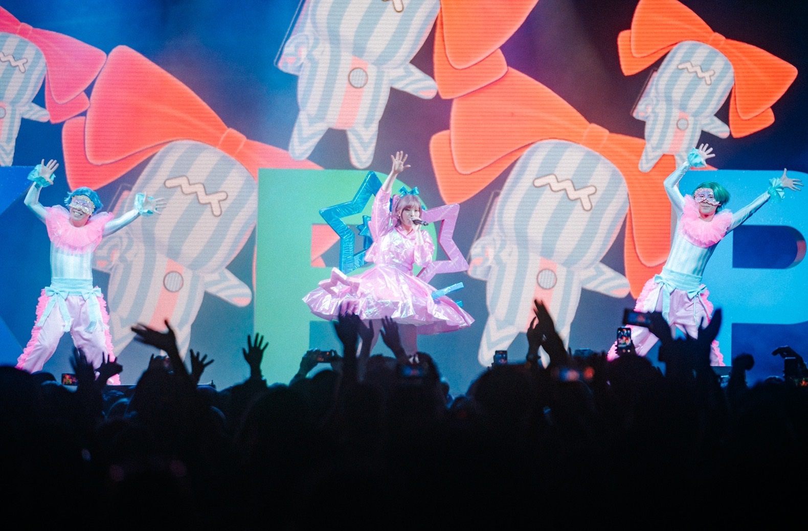 きゃりーぱみゅぱみゅ、コーチェラでのパフォーマンスが世界から賞賛を受け、Wee…