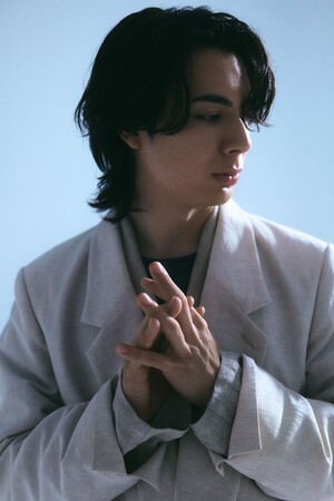 箏奏者LEO、豪華コラボによるアルバムが発売決定！フランチェスコ・トリスターノ、坂東祐大、LAUSBUBなど異色のコラボが実現。本日先行シングルが配信＆MV公開