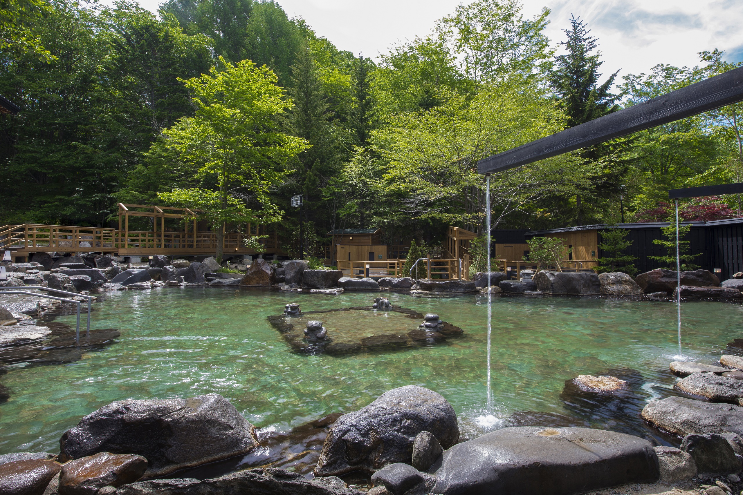 【北海道・北湯沢温泉】早めの予約で通常料金から20％オフ！お盆期間の超先タイムセールを販売開始いたしました。