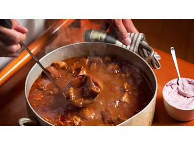 【緑の風リゾートきたゆざわ】北湯沢の冬を彩る極上の食と体験！ 冬の献立への一新と、幻想的な「冬花火」開催のお知らせ