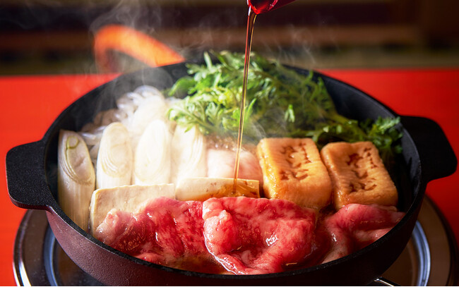 “素材の滋味と波動を一鍋に”――A5 黒毛和牛すき焼きの新ブランド「そしじ」、軽井沢に2025年7月8日オープン