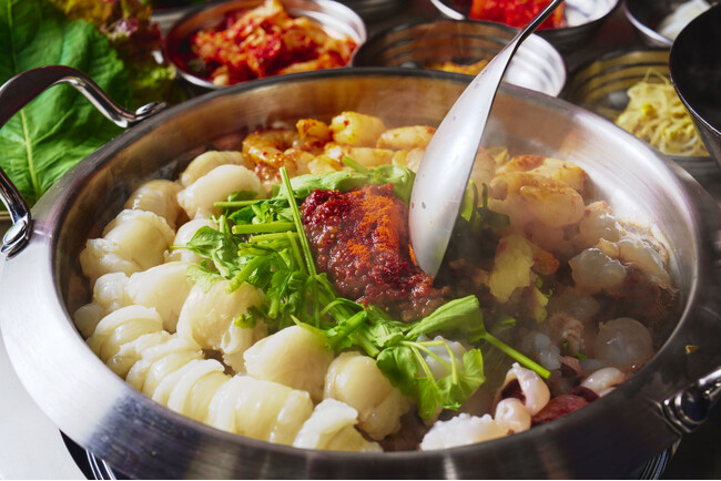 新ブランド韓国料理「ハンメ」1号店、10月7日(水)大塚にグランドオープン。「また来たくなる」本格的な韓国料理の味わいをお届けします。