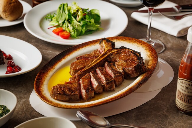 ニューヨークの名門ステーキハウス「ベンジャミンステーキハウス」六本木店の謝肉祭USDAプライムの「Tボーンステーキコース」を期間限定、特別価格で提供