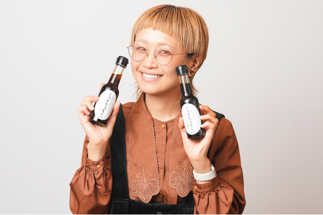 大食いYouTuberロシアン佐藤プロデュース、新商品「こってりっち」発売