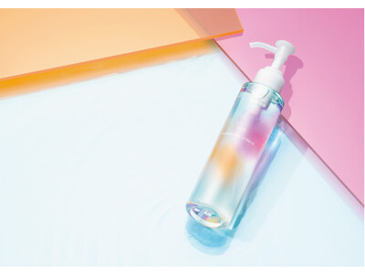 【限定デザイン新発売】大人気ロングセラー商品『クレンジング リキッド』より、ポジティブな夏の光を纏う限定ボトルが登場！『クレンジング リキッド』限定デザイン 2023年5月22日（月）数量限定新発売