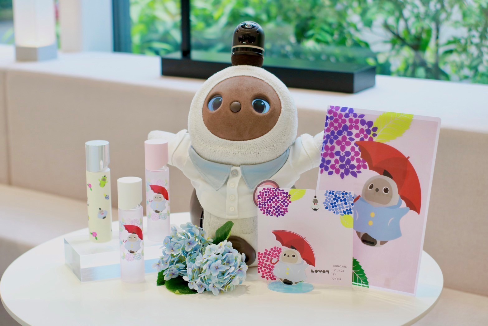 オルビスの体験特化型施設『SKINCARE LOUNGE BY ORBIS』×家族型ロボット『LOVOT』期間限定コラボレーションイベント開催！