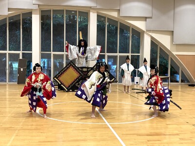 【リンデンホールスクール中高学部】日本の伝統文化“歌舞伎”を中高生が英語で演舞　約半年間にわたって歌舞伎...