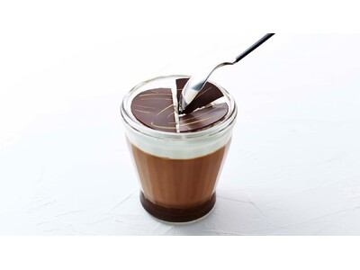 ４層で仕立てたこだわりの食感。期間限定 濃厚チョコレートスイーツを販売