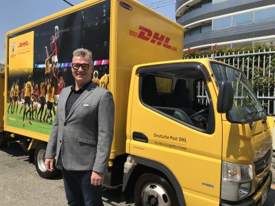 DHL、ジョン・カーワン元日本代表ヘッドコーチとブランド・アンバサダー契約を締結