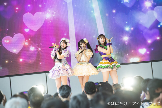 《はばたけ！アイドルフェスINテレビ大阪vol.3》公式ライブレポート。紫色は歌が上手い？コラボユニット“ちーむ らいらっく”が名曲「初恋サイダー」を熱唱！