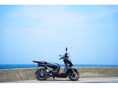 冒険の鼓動、動き出す。」250ccクラス最強の電動スクーター『VMOTO CPX