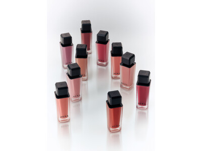 【HERA】センソリーを満たす心地よさを纏う、ふんわりとしなやかに密着するベルベットブラーマットリップ〈センシュアル パウダーマットリキッド EX〉が新発売