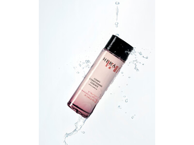 【HERA】内側から艶めくようなハリ感あふれる肌へのファーストステップ。美の象徴“チェジュカメリア”の生命力に着想したブースティングエッセンス〈コンフィー コンディショニングエッセンス〉が新登場