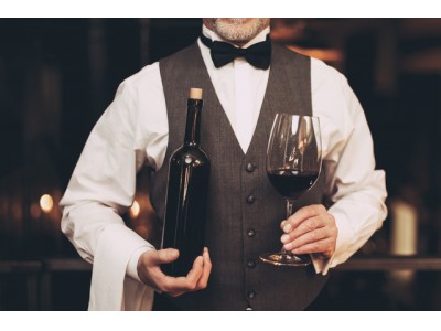 ワインのことどのくらい知ってる？　ワインに詳しい男性の21.3％、女性の16.7％が「ソムリエ並みの知識がある」