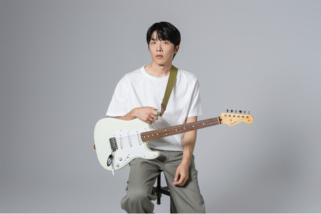フェンダー、韓国人アーティスト初となるシグネイチャーモデル『JUKJAE Stratocaster(R) Baggy』 を発表2025年12月12日（金）発売