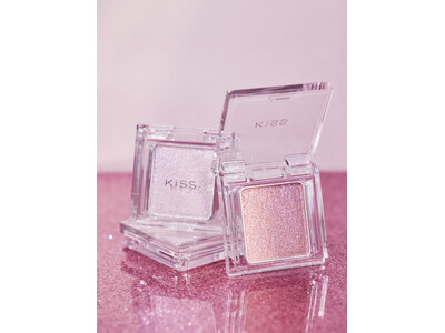 強気な高輝度パール配合で、ひと塗りで主役級のきらめき。潤った瞳を演出する濡れツヤアイカラーにビターロマンティックな限定色が登場！