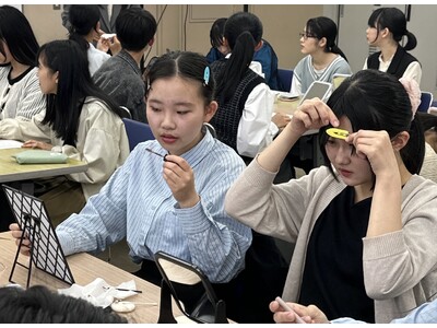 メイクを通して自己表現を最大化させる「KISSMEメイク部」を愛知商業高等学校で開催