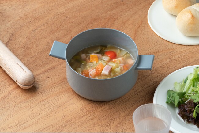 販売台数10万台突破の鉄フライパンブランド「フライパンジュウ」より、スープ料理にぴったりな深型鍋が新登場！『フライパンジュウ スープ』