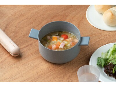 販売台数10万台突破の鉄フライパンブランド「フライパンジュウ」より、スープ料理にぴったりな深型鍋が新登場！『フライパンジュウ スープ』