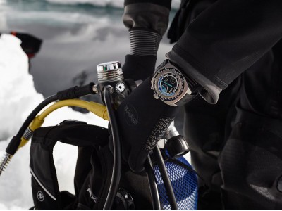 世界初、水深120mまで測定できる機械式腕時計「レイダー・バシィ120メモデプス」。日本初展示をタカシマヤウオッチメゾン 東京・日本橋にて開催