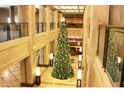 【ホテル日航奈良】初お目見え！ロビーにそびえる高さ６メートルの新クリスマスツリー