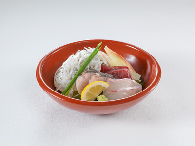 【グランドニッコー淡路】淡路島生しらす海鮮丼を4月25日より提供開始