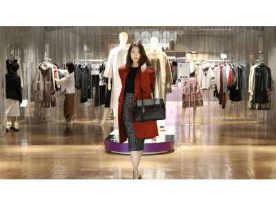 百貨店の販売スタッフが提案する　FUMIKODAのバッグ×モードプラスのファッションのコーディネートを毎週配信