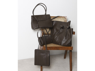 Firsthand定番のオリジナルレザーBAGコレクションに25春夏の新作が登場。ウィメンズはフラップト...