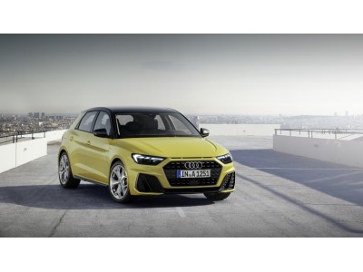 新型Audi A1 Sportback：アーバンライフの理想的なパートナー