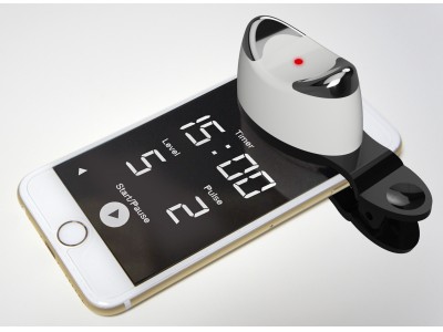 +Style、スマートフォンに挟むと小型美顔器になるデバイス「NOFL Smart」のIoT化に向けてアイデアを募集