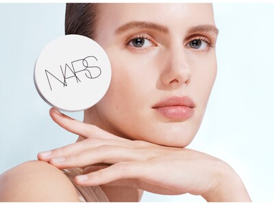 【NARS】光を操り透明感のある肌に導くライトリフレクティングシリーズより待望のクッションファンデーション「ライトリフレクティング セラム クッションファンデーション」が誕生