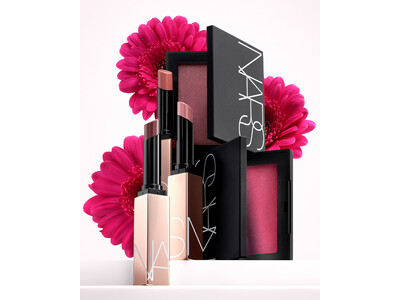 フローラルなインスピレーションから生まれた情熱的なシェードの春新色。アフターグロー センシュアルシャイン...